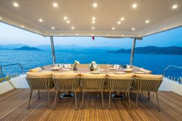 Custom Trawler 23m 9