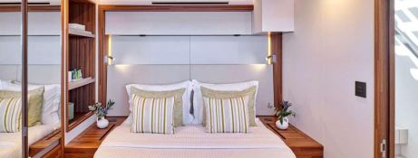 Fountaine Pajot Thíra  80 10