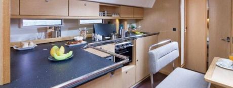 Bavaria Yachts Bavaria 45 Cruiser 7