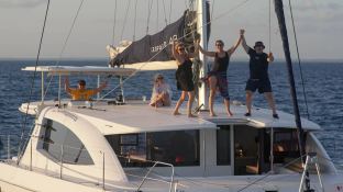 Black Swan  Robertson & Caines Leopard  4800 Exterior 11