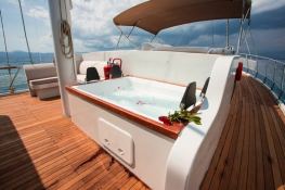 Queen of RTT  Turkish Gulet Gulet DEL 32M Exterior 5