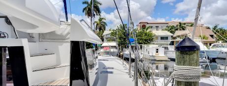 AMARI  Lagoon Catamaran Lagoon 450 Exterior 2