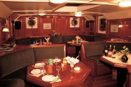 S.Y SEA PEARL   Schooner SCS 35M Interior 18