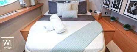 ODYSSEA  (ex SLIVOCHKA) Fountaine Pajot Sanya 57 Interior 10