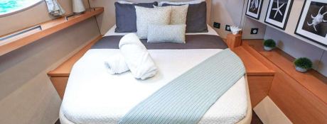 ODYSSEA  (ex SLIVOCHKA) Fountaine Pajot Sanya 57 Interior 10