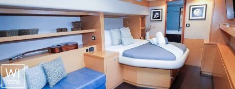 ODYSSEA  (ex SLIVOCHKA) Fountaine Pajot Sanya 57 Interior 9