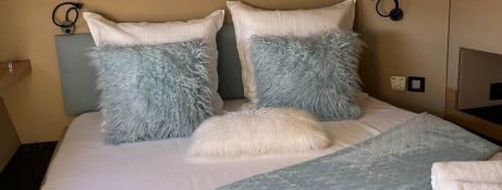 ZEN  Fountaine Pajot Sanya 57 Interior 9