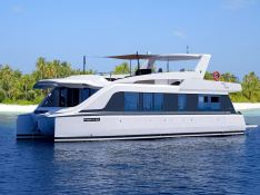 OVER REEF   Catamaran 54' Exterior 1