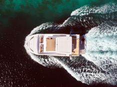 OVER REEF   Catamaran 54' Exterior 4