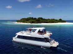 OVER REEF   Catamaran 54' Exterior 3