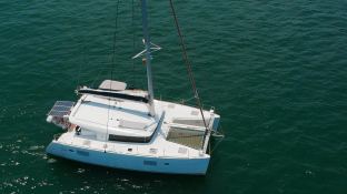 XEM3  Lagoon Catamaran Lagoon 400 Exterior 2