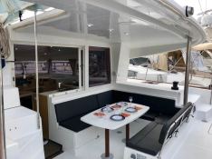 XEM3  Lagoon Catamaran Lagoon 400 Interior 6