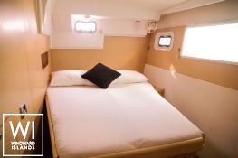 XEM3  Lagoon Catamaran Lagoon 400 Interior 8