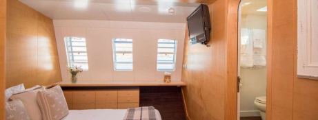 Bella Vita (ex Necker Belle) CMN Catamaran 32M Interior 1