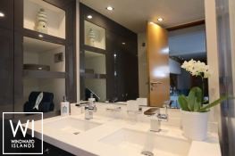 LIR  Fountaine Pajot Victoria 67' Interior 19