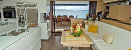 Nenne  Fountaine Pajot Victoria 67' Interior 12