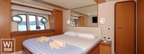 DOMINIQUE  Ferretti Yacht 680 Interior 24