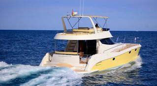 Flashcat 435 Flash Catamaran Exterior 3