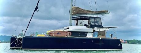 4X  Lagoon Catamaran Lagoon 560 Exterior 3