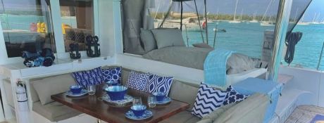 4X  Lagoon Catamaran Lagoon 560 Exterior 4