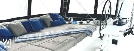 4X  Lagoon Catamaran Lagoon 560 Exterior 6