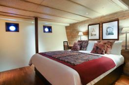 Alila Purnama   Yacht 46M Interior 6
