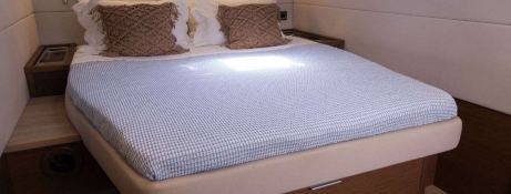 Valium 62  Lagoon Catamaran Lagoon 620 Interior 13