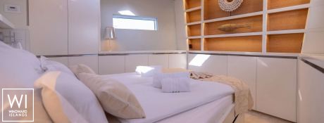 Bubbles  CNB Sloop 76' Interior 1