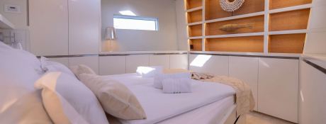 Bubbles  CNB Sloop 76' Interior 1