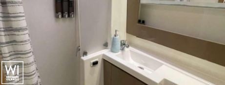 Cashmere  (ex SEA DRAGON) Fountaine Pajot Saba 50 Interior 1