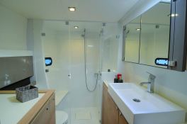 Bali 4.3 Catana Catamaran Interior 4