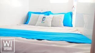 Islands Spirit 38 Islands Spirit Catamaran Interior 1