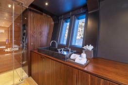 Sharlou (ex Sarissa) Vitters Sloop 42M Interior 8