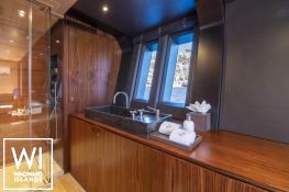 Sharlou (ex Sarissa) Vitters Sloop 42M Interior 8