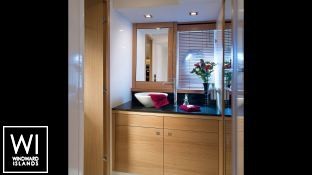 Manhattan 64' Sunseeker Interior 5