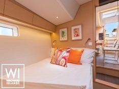 Nada III  Jeanneau Jeanneau 64 Interior 3