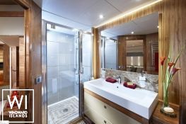 THE NAKOA  Sunseeker Yacht 28M Interior 5