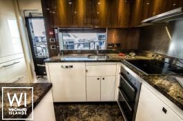 THE NAKOA  Sunseeker Yacht 28M Interior 11