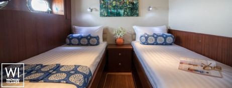 THE BLUE   Schooner 28M Interior 19