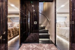 Yvonne  Ferretti  Line 28M Interior 10