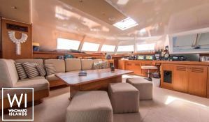 LONESTAR    Catamaran 85 Interior 15