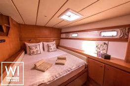 LONESTAR    Catamaran 85 Interior 17