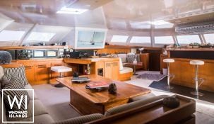 LONESTAR    Catamaran 85 Interior 18