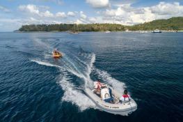 LONESTAR    Catamaran 85 Exterior 3