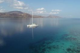 LONESTAR    Catamaran 85 Exterior 10