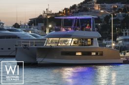 MY 37 Fountaine Pajot Exterior 2