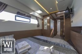 MY 37 Fountaine Pajot Interior 5