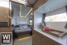 MY 37 Fountaine Pajot Interior 4