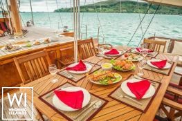 Aventure   Ketch  29M Interior 5