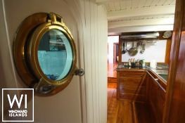 Aventure   Ketch  29M Interior 11